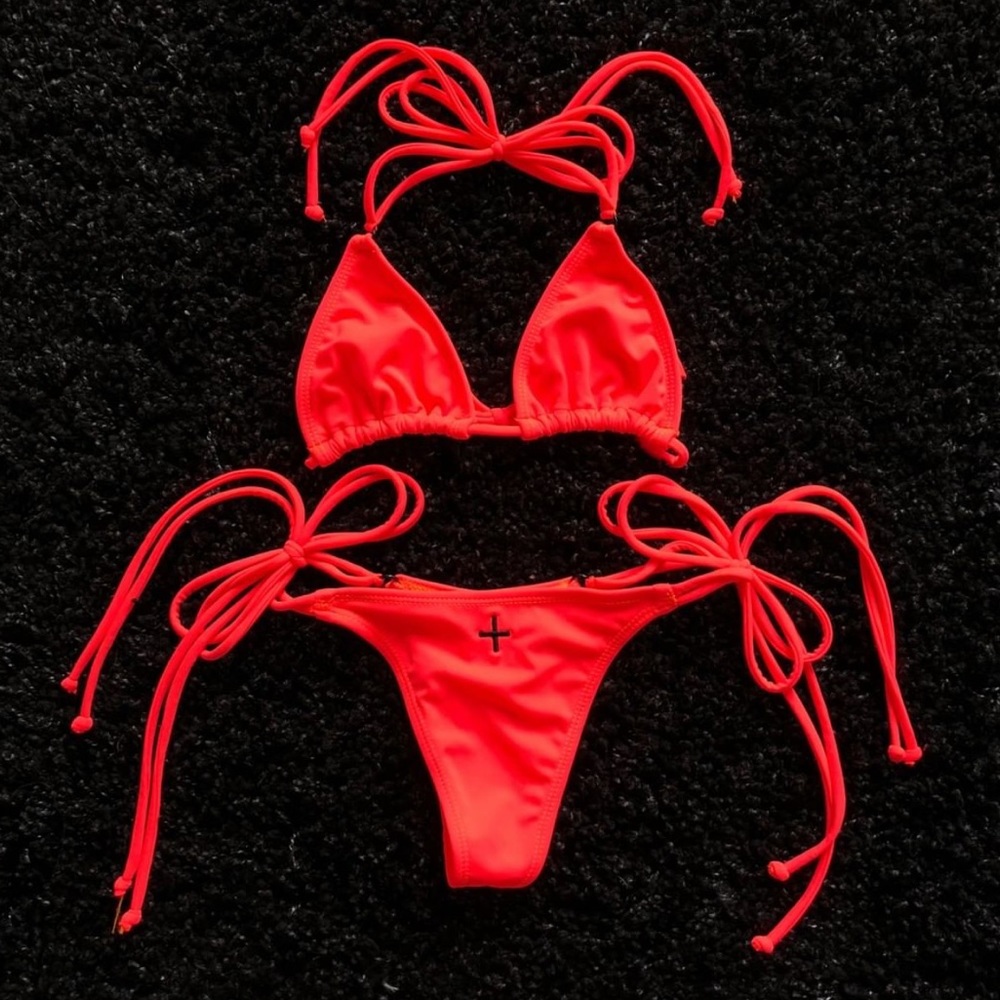 Coulbourne Boa Top - Flama